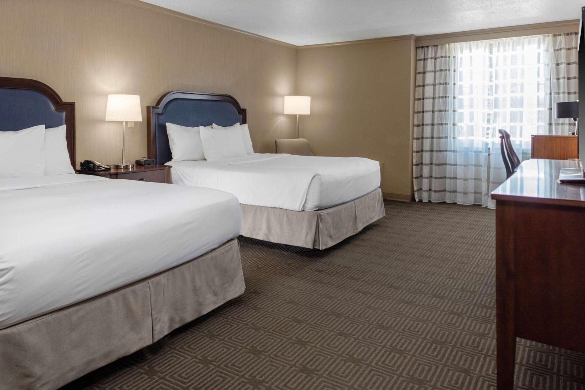 Doubletree By Hilton Hotel Burlington Vermont Exterior photo