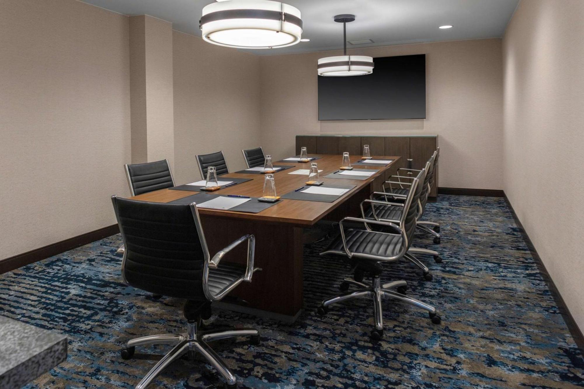 Doubletree By Hilton Hotel Burlington Vermont Exterior photo