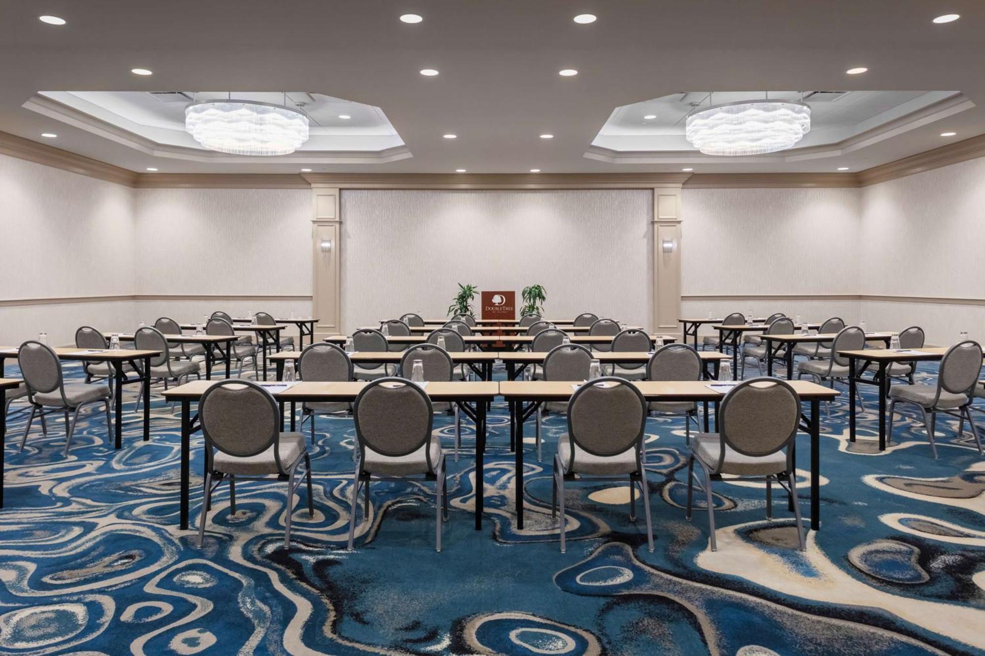 Doubletree By Hilton Hotel Burlington Vermont Exterior photo