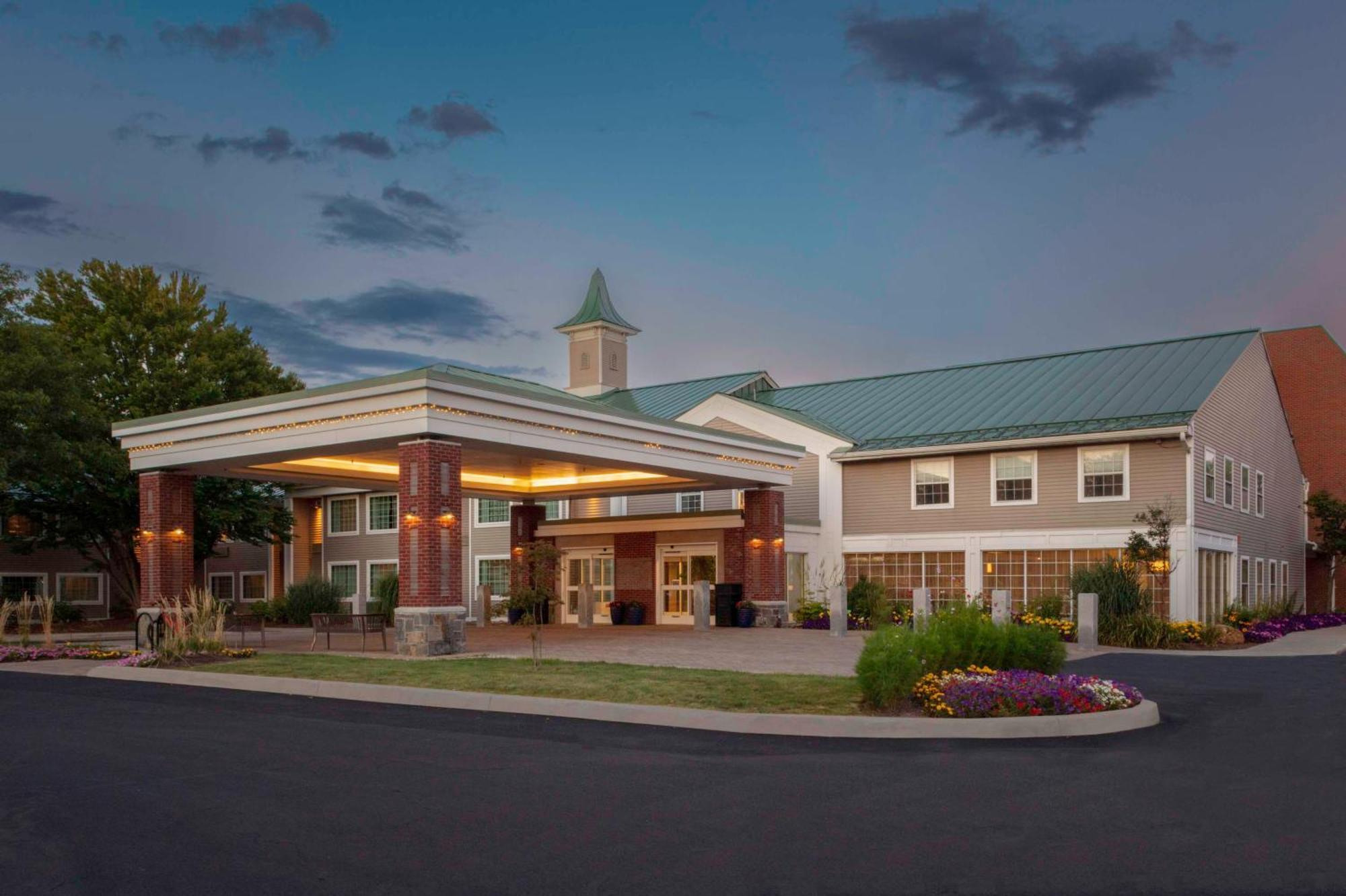 Doubletree By Hilton Hotel Burlington Vermont Exterior photo