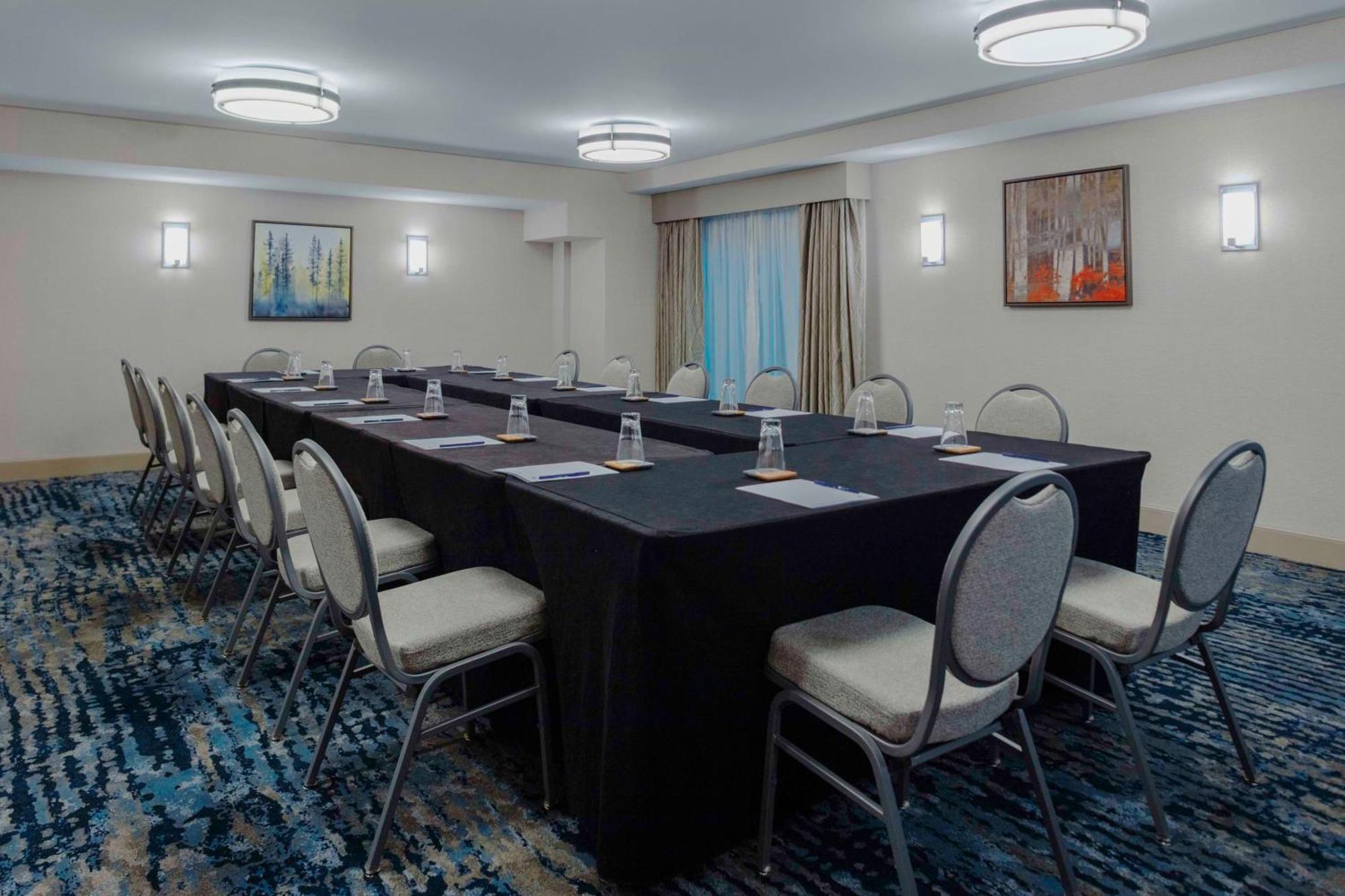 Doubletree By Hilton Hotel Burlington Vermont Exterior photo